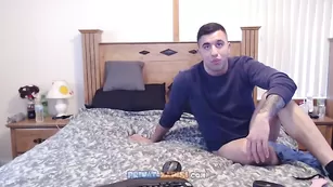 Худые шмары трахают очко Mbbc35