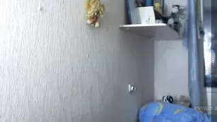 Блонда dikaja с резиновым хуем