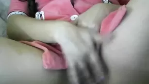 Большегрудая Tagira ласково мастурбирует письку