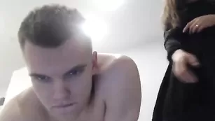 Русская шлюшка отсасывает член Misterandmisislove