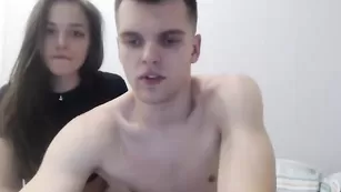 Русская шлюшка отсасывает член Misterandmisislove