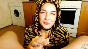 Татуированная детка сосет хер и трахается House_Of_Sin