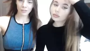 Айза снова показала свой вареник теперь на видео!