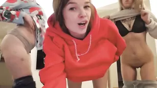 Страстные шлюшки Catch_Me_ танцуют стриптиз