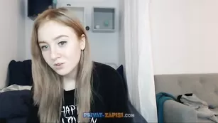 Шальная девка сосет хуй и трахается Mineeett