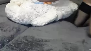 Ненасытная девочка жестко трахает попку BeautifulSofa