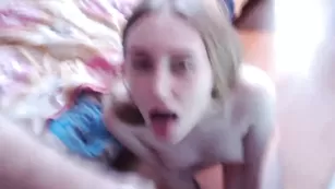 Худая самка Sonya_Lotus любит сосать хуй