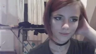 Рыжая блудница красиво сосет хуй 6bwoi9