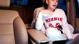 Шикарная девка Sweetsexangel шалит с секс игрушками