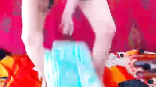 Шальная брюнетка Hotzlata трахает попку
