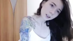 Татуированная малолетка Borchets ебется ловенсом