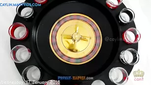 Грудастая стерлядь Caylin трахает киску ловенсом