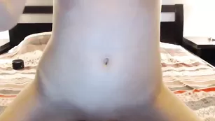 Сисястая курва мастурбирует киску вибратором y0urspecialk