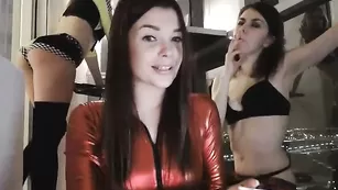 Общительные бляди Catch_Me_ мастурбируют пизду