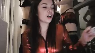 Общительные бляди Catch_Me_ мастурбируют пизду