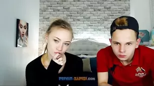 Озорная телочка делает классный минет Tyleranddiana