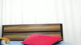 Пышногрудая чертовка Miss_X трахает очко самотыком