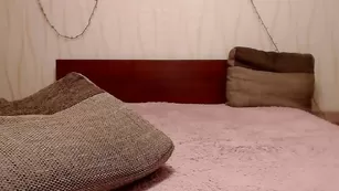 Роскошная Charming_Girls трахает киску ловенсом и стонет