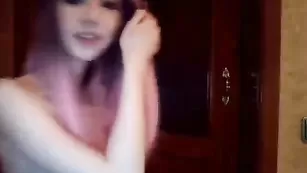 Сисястая малышка Pika_chu раздевается перед камерой