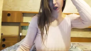 Русская красотка Sexytits9555 шалит с ловенсом