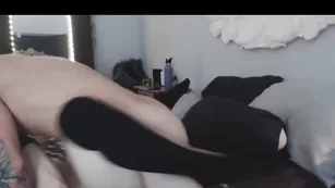 Девочка в чулках оседлала член nicepair