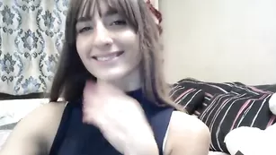 Роскошная модель эротично дрючит анус Hippeastrum