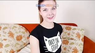 Юная кокетка Smilym куражится с ловенсом