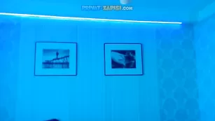 Грудастая девочка Victoriiaaa мастурбирует киску