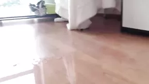 Горячая детка kinn23 ласкает письку