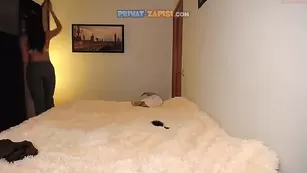 Сисястая кокетка MissJuliaa мастурбирует пизду