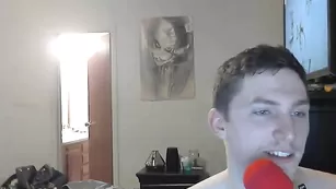 Красивая девочка biadsm глубоко сосет хуй