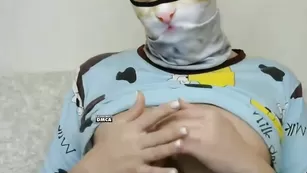Стеснительная крошка TAGIRA мнет большие сиськи