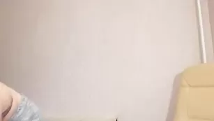 Страстная штучка LissaAna трахается ловенсом