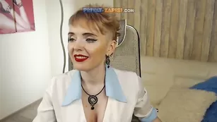 Опытная врачиха Boys_Toys отсасывает страпон