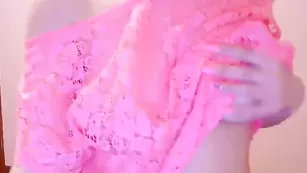 Сексуальная Bunttarkka мнет пышные сиськи