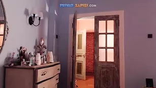 Красотка SexySabotage ласкает себя
