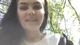 Молодая пара MYru на природе