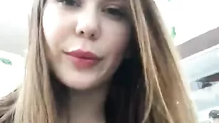 Красотка Armur показала тело в чулках