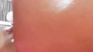 Xalexax сосет дилдо и ласкает мокрую вагину