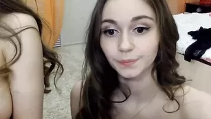 Грудастые подружки uniquemilana дрочат киски игрушками