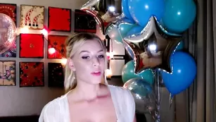 Killer__Tits ласкает тело страстно