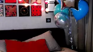 Killer__Tits ласкает тело страстно