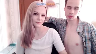 Sweetteam милая блонда делает минет