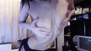 angelsoflovee ласкает себя страстно