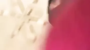 Шикарная -AMG65- красиво сосет хуй