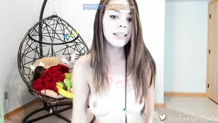 Горячая штучка chrysanthulu мастурбируют жестко