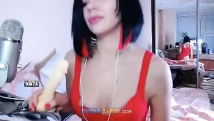 ASMR_LOVE играется с дилдо,сосет его