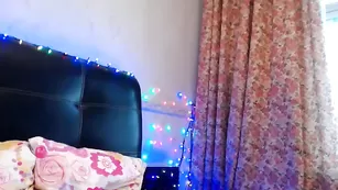 Желанная Lena___ трахает анал