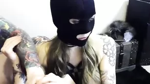 Грудастая барышня daddylovesprincess пробует сперму