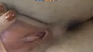 Горячая Noeelly сосет дилдо и мастурбирует киску